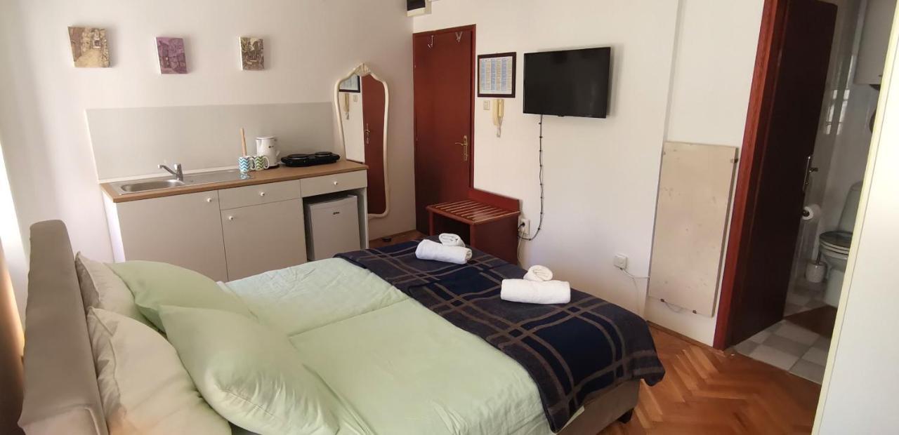 Studio Apartment L&G Rovinj Eksteriør billede